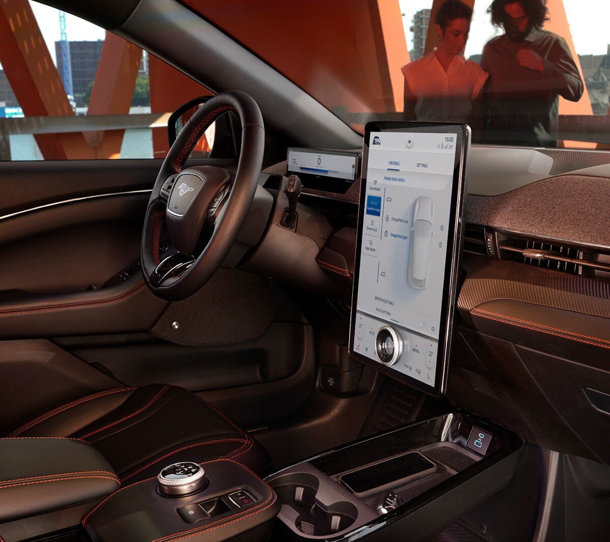Ford Mustang Mach-E. Vista dettagliata del touchscreen del Ford SYNC 4