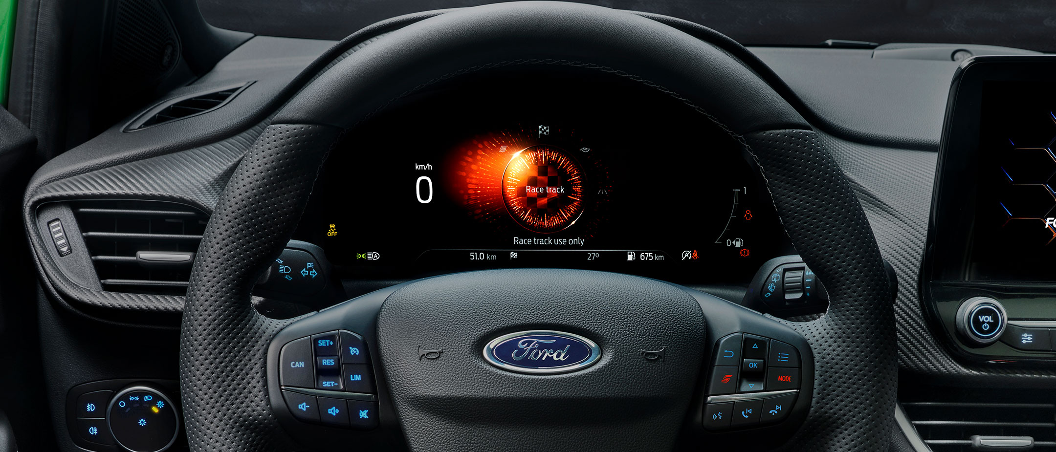 Ford Puma ST, vista interna sul volante e sul quadro strumenti digitale
