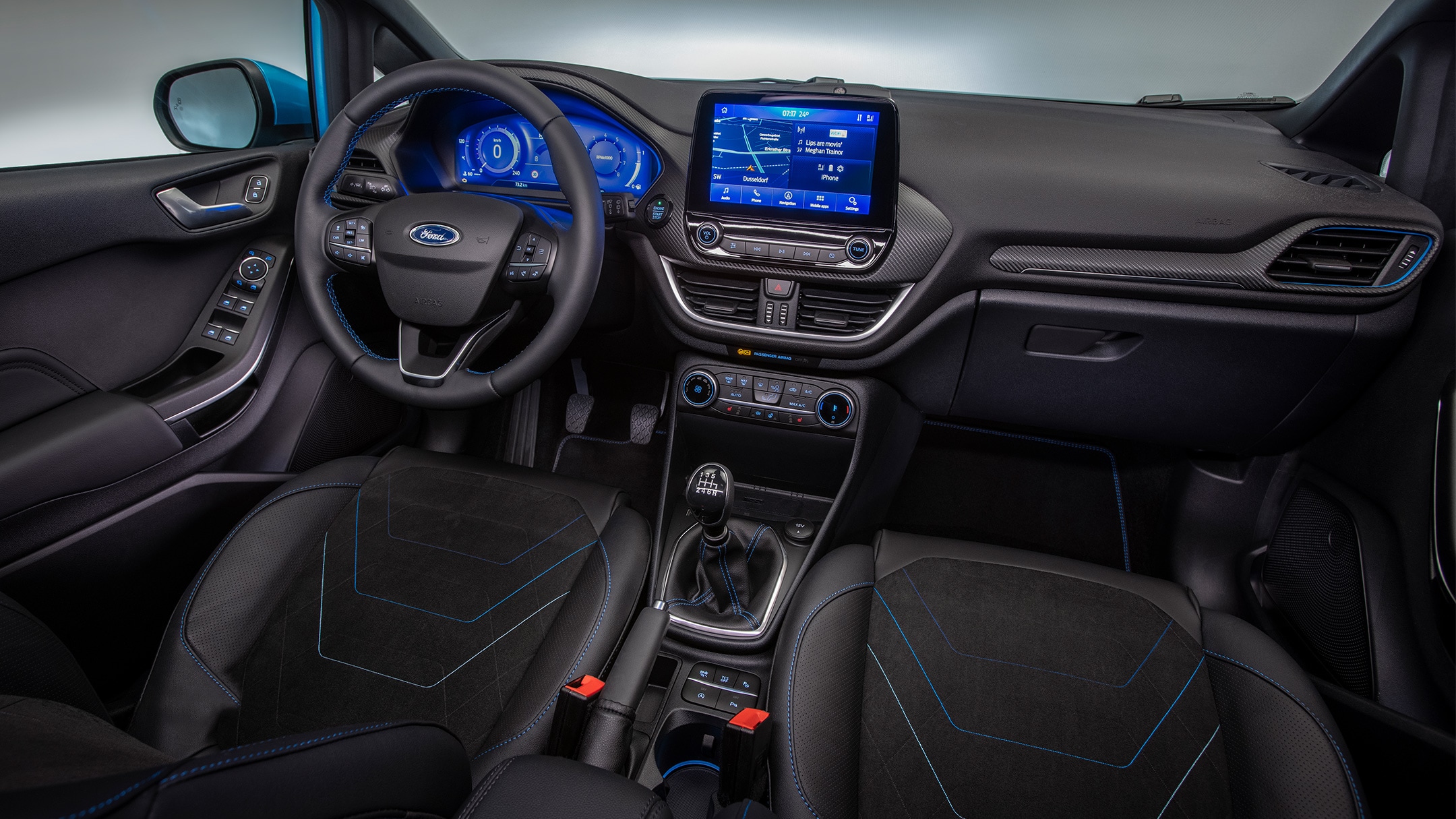 Ford Fiesta. Vista interna del cockpit con Ford SYNC 3.