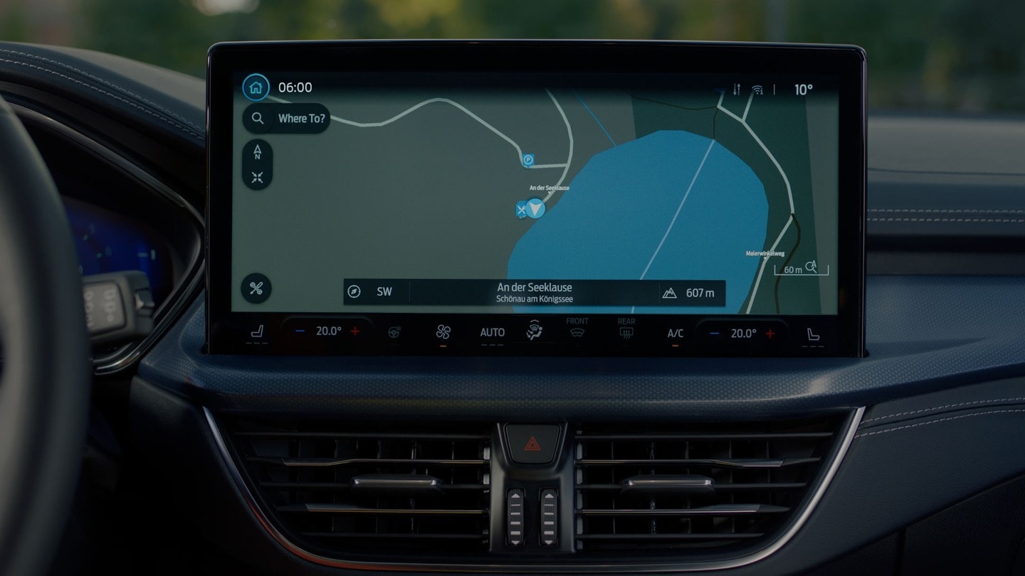 Ford Focus. Vista interna dettagliata del touchscreen del Ford SYNC 4.