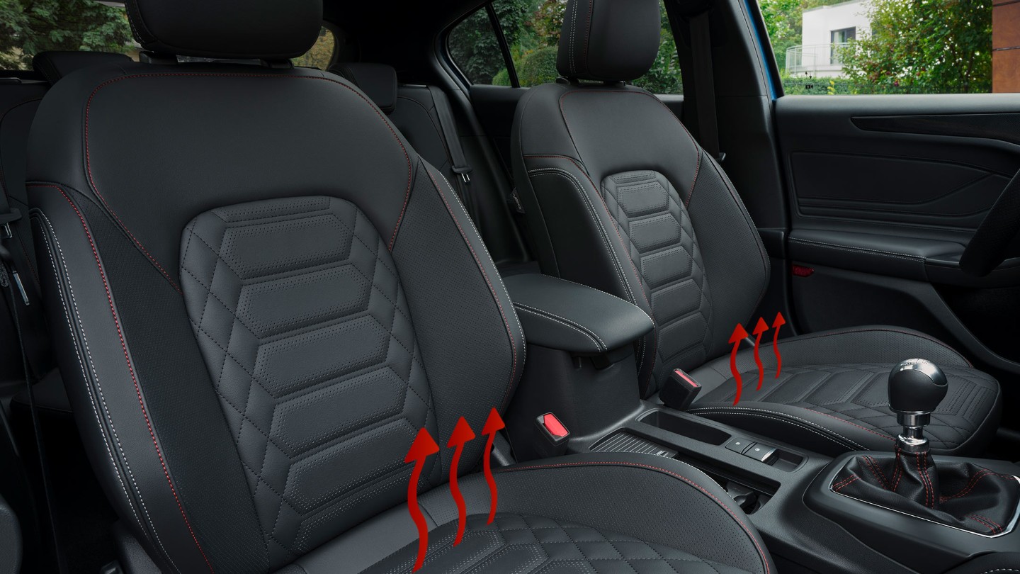 Ford Focus: volante e sedili riscaldabili.