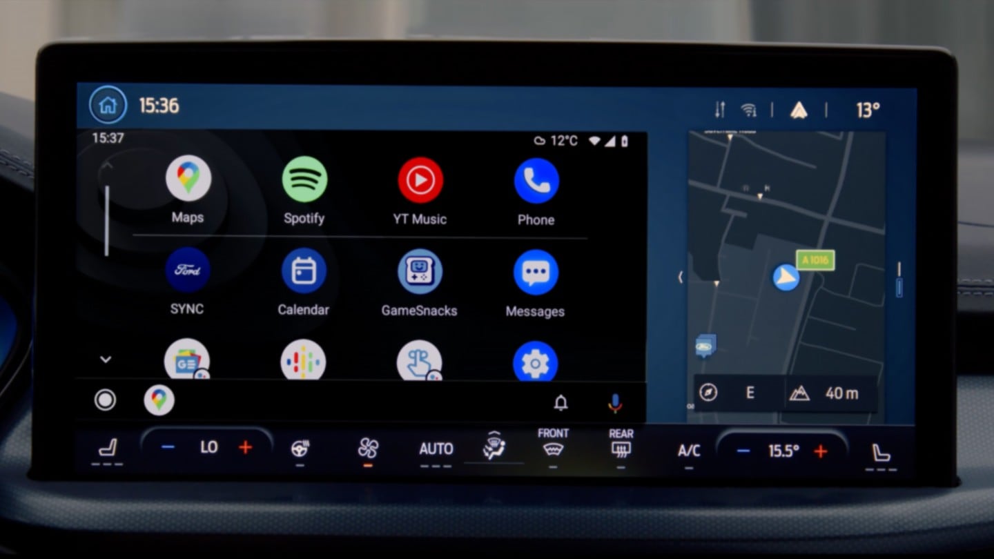 Ford Focus ST: Apple CarPlay e Android Auto.