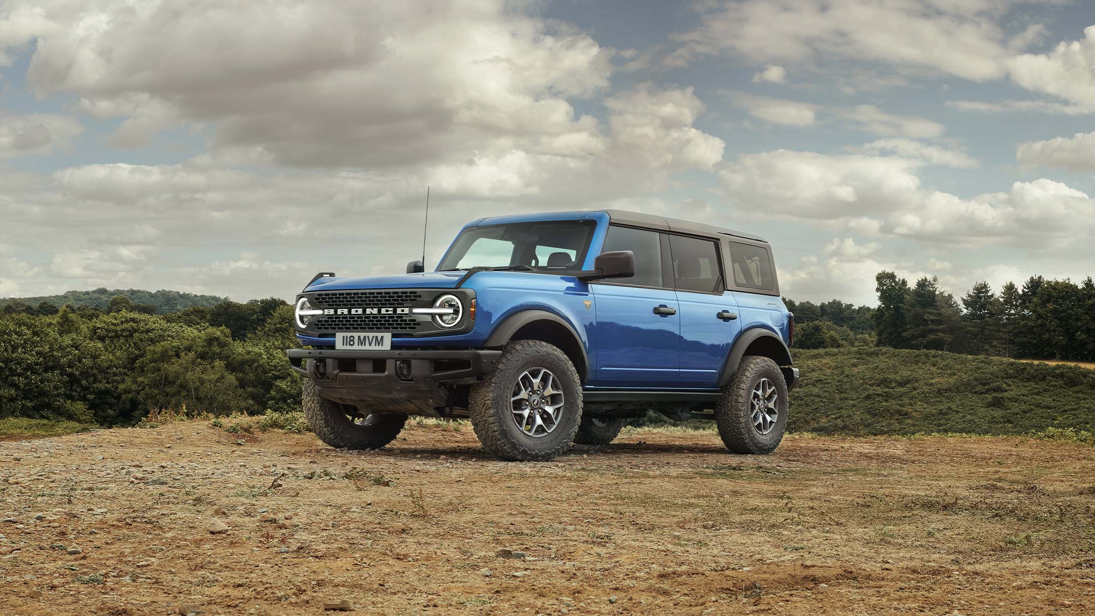 Ford Bronco parking offroad