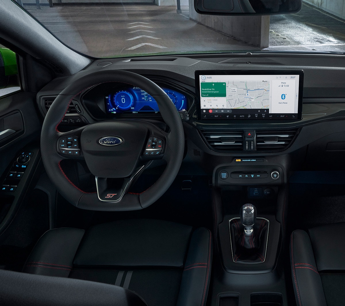 Ford Focus ST, volante con quadro strumenti digitale.