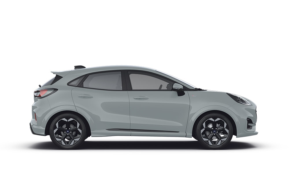 Una Ford Puma color argento, facente parte della gamma di SUV Ford.