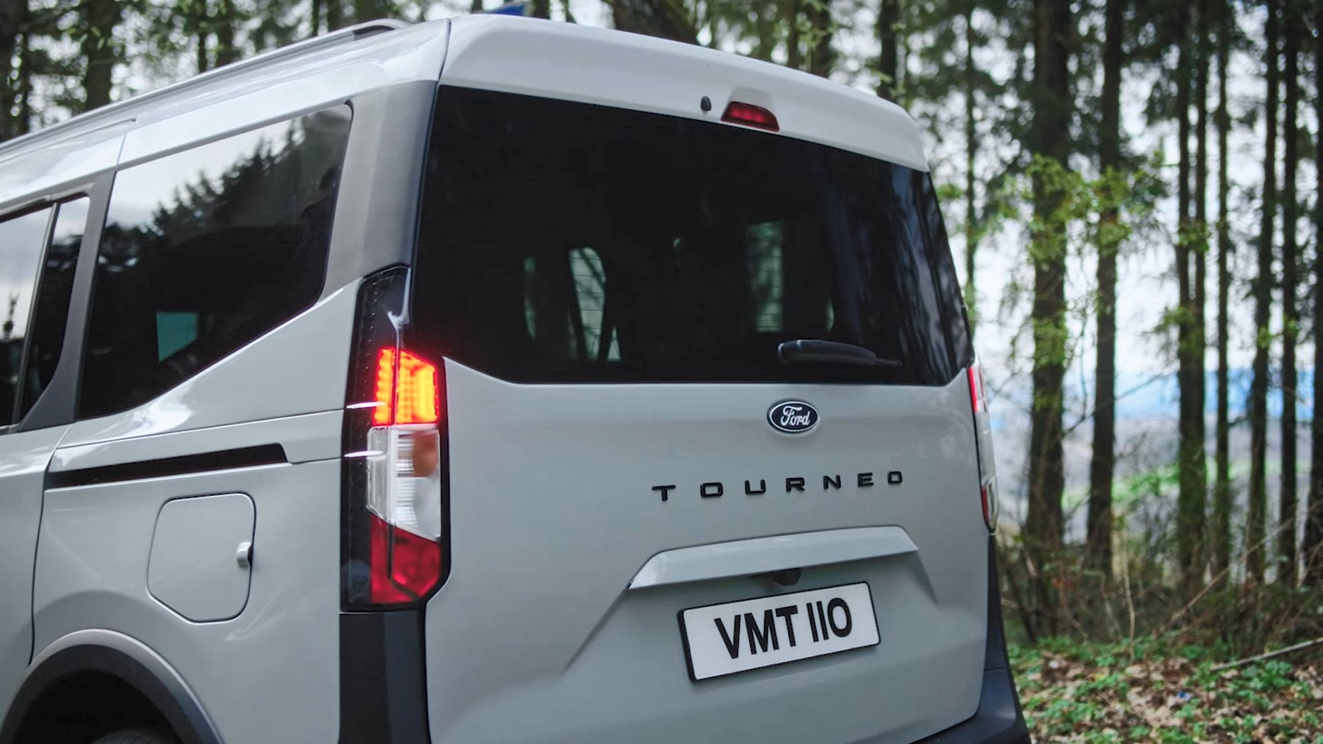 Ford E-Tourneo Courier Active – Vista posteriore