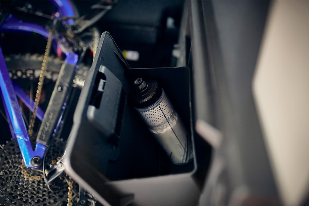 Ford E-Tourneo Courier Active – Bagagliaio con bicicletta
