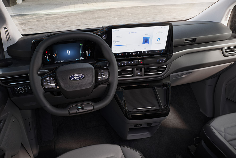 Console del cruscotto con funzionalità di streaming video nel nuovissimo Tourneo Custom