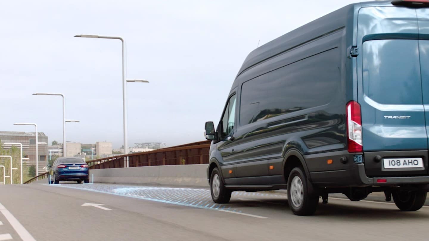 Nuovo Ford Transit Van con regolatore di velocità adattivo 