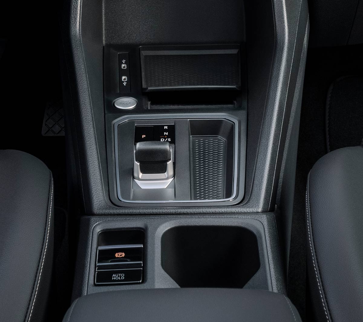 Ford Tourneo Connect, cabina conducente, dettaglio della console centrale