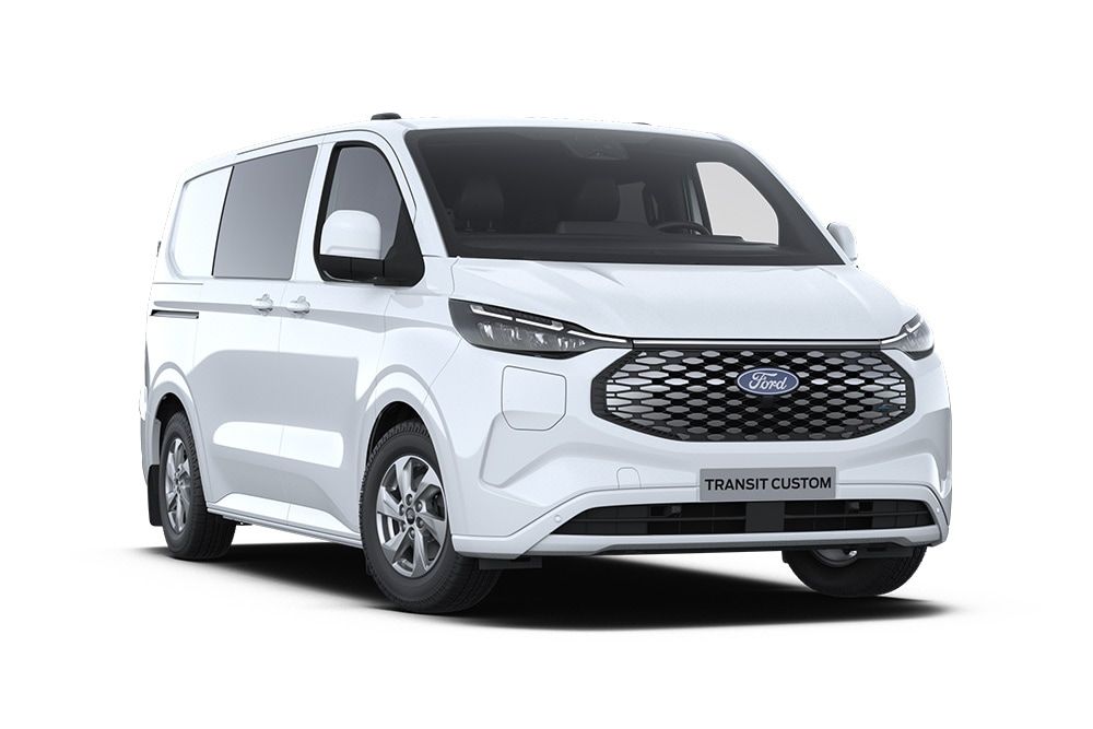 Ford E-Transit Custom elettrico bianco a doppia cabina, vista anteriore inclinata.