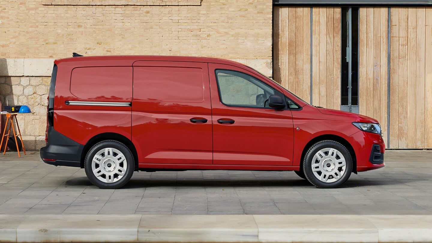 Ford Transit Connect color Maple Red con portello di carico laterale.