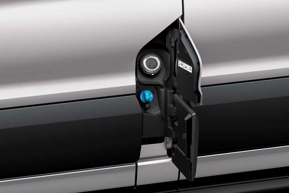 Sistema di rifornimento carburante senza tappo di un Ford Transit Kombi.