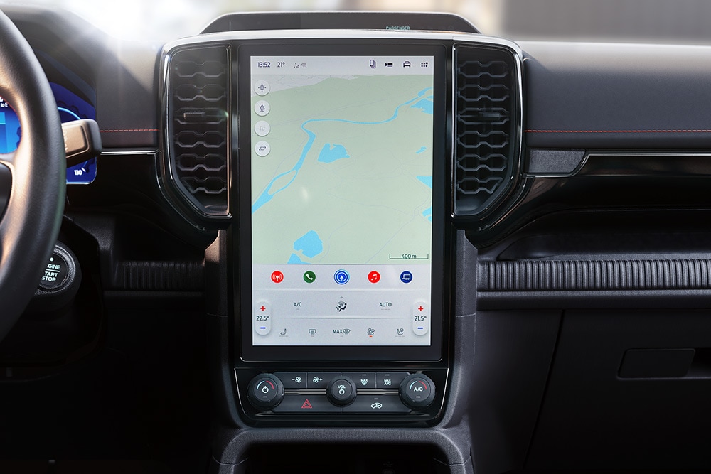 Primo piano del touchscreen centrale SYNC™ 4 da 12 pollici di un Ford Ranger.