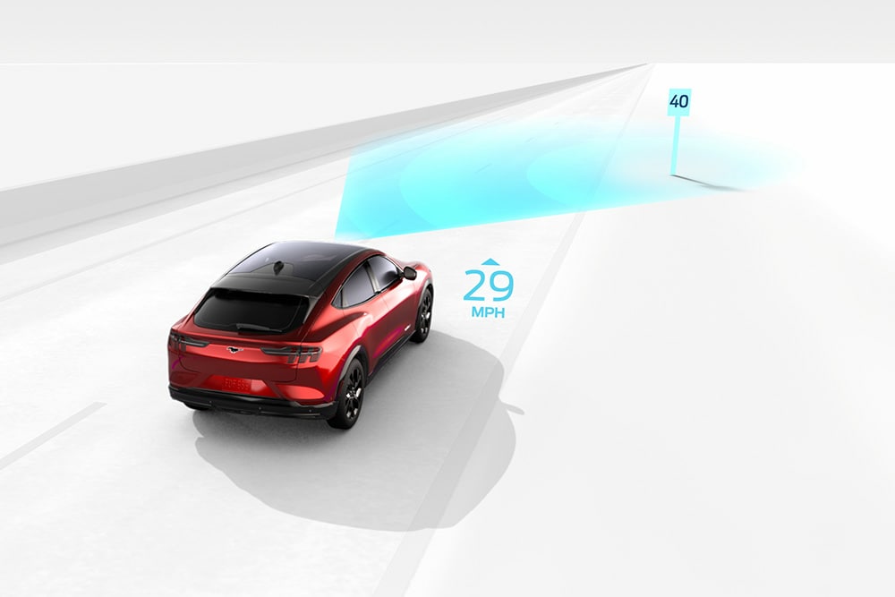 Grafica che illustra il Traffic Recognition System su un veicolo Ford.