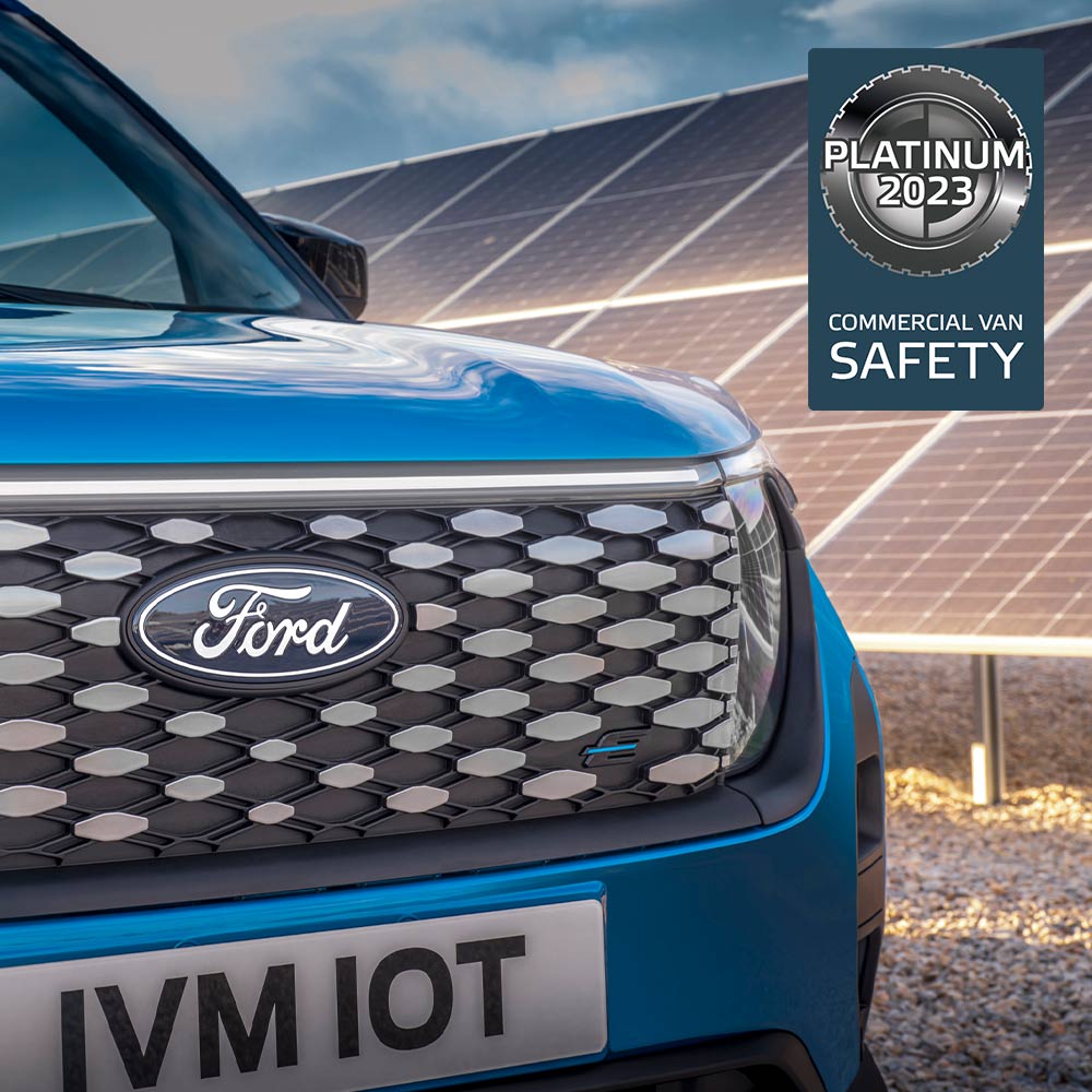 Ford E-Transit Courier blu – Calandra e riconoscimento Euro NCAP