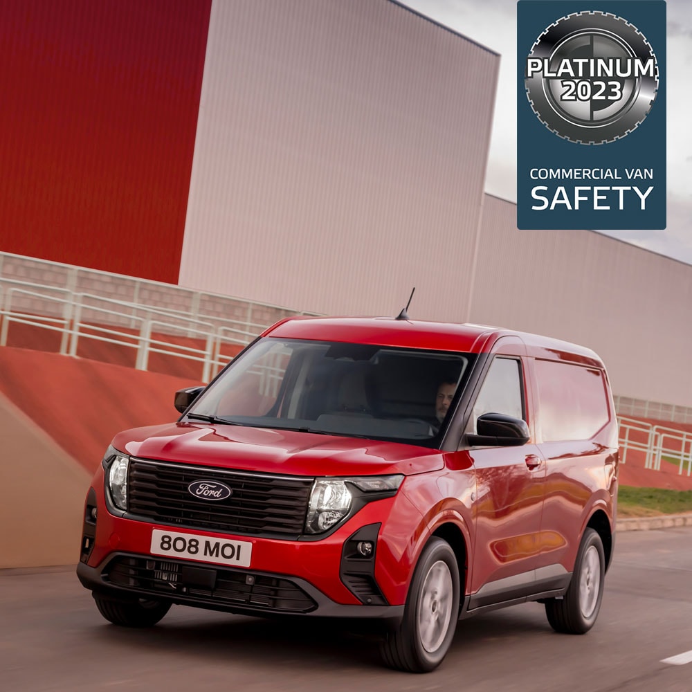 Il nuovo Ford Transit Courier Furgone rosso in marcia